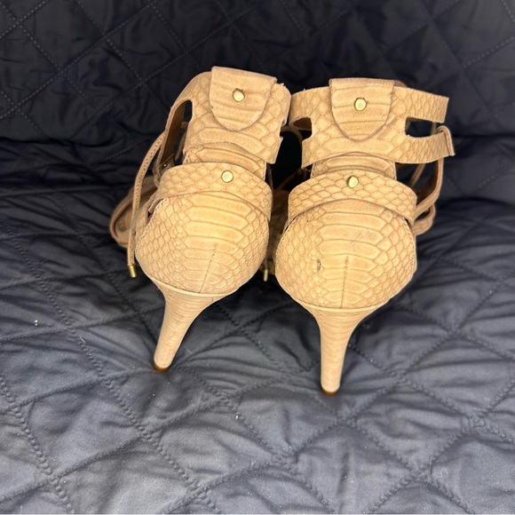 Vince Camuto Nude Snakeskin Gladiator Heels | Lace-Up Strappy Sandals Size 8.5 - Picture 5 of 9